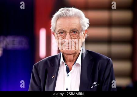 Politiker Gerhart Baum FDP bei der Aufzeichnung der WDR-Talkshow Kölner Treff im WDR Studio BS 3. Der frühere Innenminister der BRD verstarb im February 2025 im alter von 92 Jahren. Köln, 16.05.2024 NRW Deutschland *** politico Gerhart Baum FDP alla registrazione del talk show WDR Kölner Treff nello Studio WDR BS 3 l'ex ministro dell'interno della Repubblica Federale di Germania è morto nel febbraio 2025 all'età di 92 anni Colonia, 16 05 2024 NRW Germania Copyright: XChristophxHardtx Foto Stock