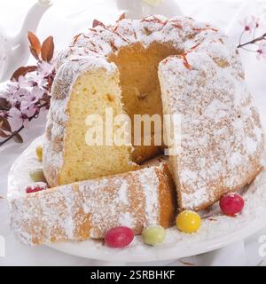 Lo zafferano Babka di Pasqua Foto Stock