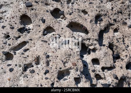 Primo piano di basalto vescicolare a Santorini, Grecia Foto Stock