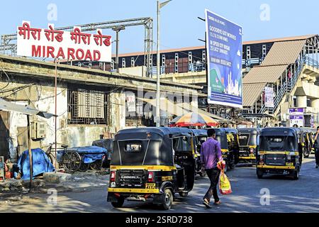 Mira Road Stazione Ferroviaria, Mumbai, Maharashtra, India, Asia Foto Stock