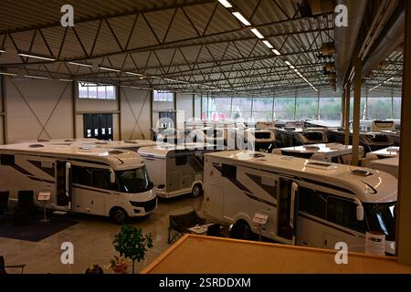 Örkelljunga, Skåne, Svezia. 12 febbraio 2025. Bengt i Örkelljunga - camper e camper in vendita. Foto Stock