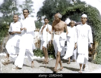 Mahatma Gandhi e associati, Wardha, Maharashtra, India, Asia, 1940, Asia Foto Stock