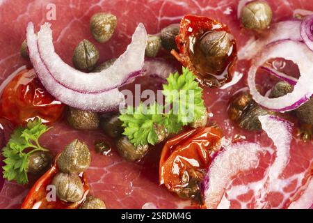 Carpaccio di manzo freddo Foto Stock