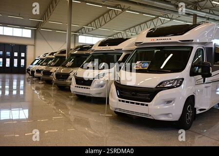 Örkelljunga, Skåne, Svezia. 12 febbraio 2025. Bengt i Örkelljunga - camper e camper in vendita. Foto Stock