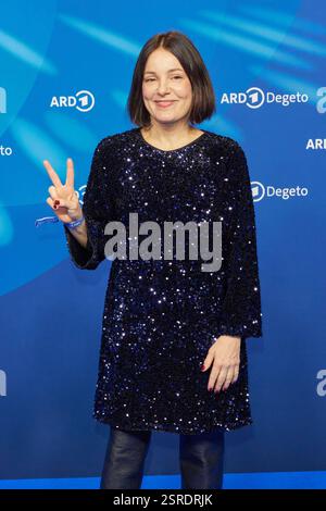 Nicolette Krebitz - Gaesteankunft zum ARD Blue Hour Empfang 2025 im Hotel Telegraphenamt a Berlino am 14.02.2025. ARD - Blue Hour - 2025 *** Nicolette Krebitz in arrivo per il ricevimento ARD Blue Hour 2025 presso l'Hotel Telegraphenamt di Berlino il 14 02 2025 ARD Blue Hour 2025 Foto Stock