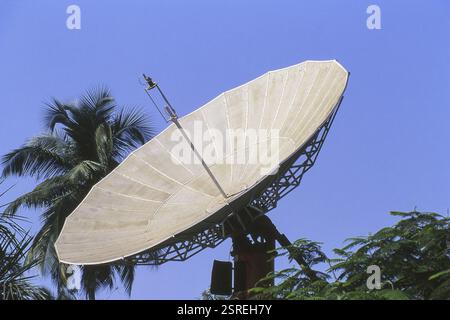 Antenna Parabolica, Juhu di Mumbai, India, Asia Foto Stock