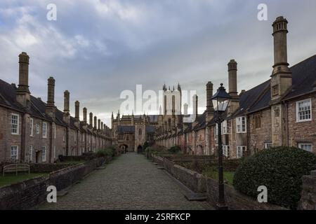 Vicars's Close a Wells, Somerset, Regno Unito, è una strada senza uscita che, secondo quanto riferito, è la più antica strada residenziale d'Europa con gli edifici originali ancora interni Foto Stock