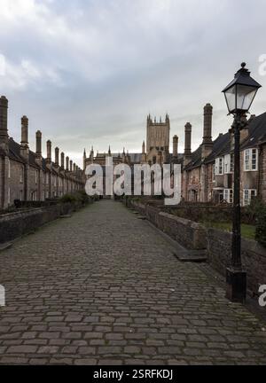 Vicars's Close a Wells, Somerset, Regno Unito, è una strada senza uscita che, secondo quanto riferito, è la più antica strada residenziale d'Europa con gli edifici originali ancora interni Foto Stock