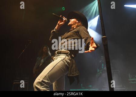 REGNO UNITO. 15 febbraio 2025. LONDRA, INGHILTERRA - 15 FEBBRAIO: Warren Zeiders si esibisce al Shepherd's Bush Empire il 15 febbraio 2025 a Londra, Inghilterra. CAP/Mar © Mar/Capital Pictures credito: Capital Pictures/Alamy Live News Foto Stock