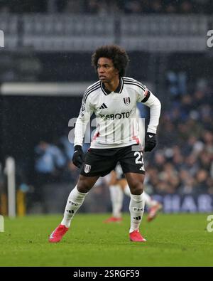 Londra, Regno Unito. 15 febbraio 2025. Craven Cottage, 15 febbraio 2025: Willian del Fulham durante la partita di Premier League tra Fulham e Nottingham Forest al Craven Cottage il 15 febbraio 2025 a Londra, Inghilterra. (Pedro Soares/SPP) credito: SPP Sport Press Photo. /Alamy Live News Foto Stock