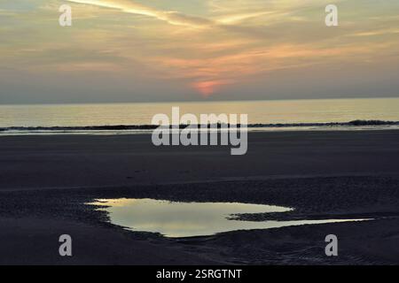 Tramonto, Bhagal Beach, Valsad, Gujarat, India, Asia Foto Stock