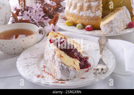 Lo zafferano Babka di Pasqua Foto Stock