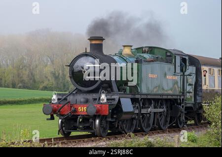 Immagine di un treno a vapore a Ker Moor, Blue Anchor, Somerset, Inghilterra, Regno Unito, durante il Gala di primavera sulla West Somerset Railway (WSR) nel 2023 Foto Stock