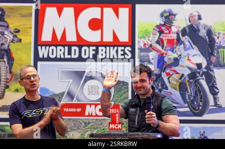 Londra eccelle 16 febbraio 2025 Michael Dunlop, il più riuscito pilota dell'Isola di MAN TT, 29 volte campione, in scena al MCM il MCM Devitt Ibnassicurazione Motorcycle show che festeggia 70 anni. Paul Quezada-Neiman/Alamy Live News crediti: Paul Quezada-Neiman/Alamy Live News Foto Stock