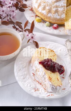 Lo zafferano Babka di Pasqua Foto Stock