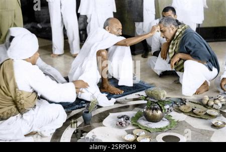 Mahatma Gandhi cerimonia di apertura del Kamla Nehru Memorial Hospital, Allahabad, India, Asia, febbraio 28, 1941, Asia Foto Stock