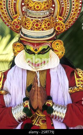 Kathakali, K.Sivrajan eseguendo la danza classica dell'India Kerala, India il sig.NR.306 Foto Stock