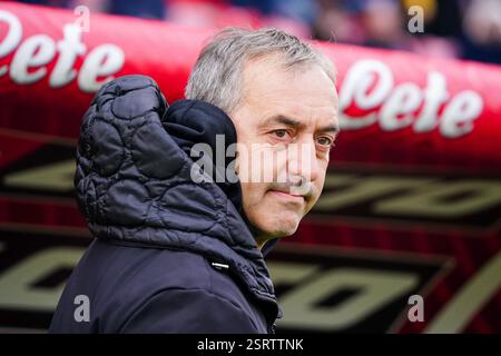 L'allenatore Marco Gianpaolo (US Lecce) durante la partita di campionato italiano di serie A tra AC Monza e US Lecce il 16 febbraio 2025 allo U-Power Stadium di Monza, Italia. Crediti: Luca Rossini/e-Mage/Alamy Live News Foto Stock