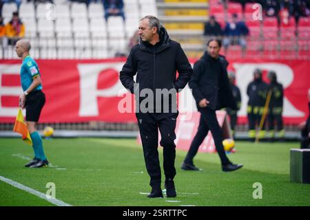L'allenatore Marco Gianpaolo (US Lecce) durante la partita di campionato italiano di serie A tra AC Monza e US Lecce il 16 febbraio 2025 allo U-Power Stadium di Monza, Italia. Crediti: Luca Rossini/e-Mage/Alamy Live News Foto Stock