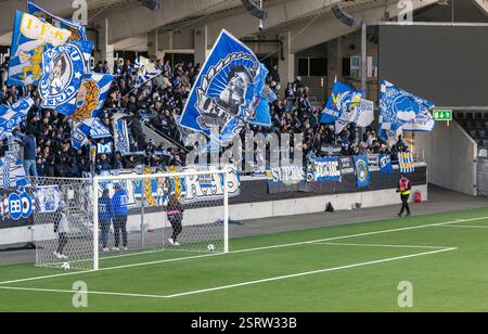 Gothenburg, Svezia. 16 febbraio 2025. Tifosi dell'IFK Gothenburg prima del calcio d'inizio nella partita tra l'IFK Gothenburg e l'IK Oddevold alla Bravida Arena. Crediti: Per Ljung/Alamy Live News Foto Stock