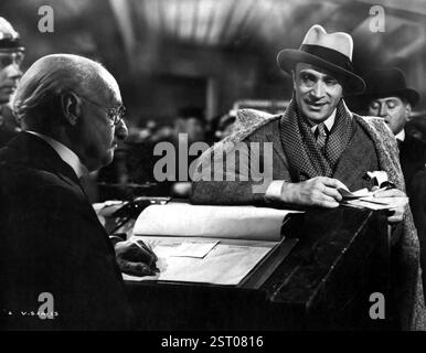 Viaggio scuro [BR 1937] CONRAD VEIDT [destra] Data: 1937 Foto Stock