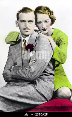 MIMI [BR 1935] DOUGLAS FAIRBANKS JR, GERTRUDE LAWRENCE [NON UNA SCENA DEL FILM, MATERIALE PROMOZIONALE] data: 1935 Foto Stock