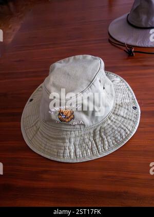 Cappello Safari Serengeti, Tanzania Foto Stock