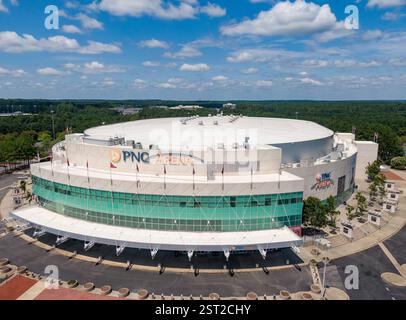 Immagini diurne della PNC Arena, sede dei Carolina Hurricanes e della squadra di pallacanestro dei North Carolina State Mens Foto Stock