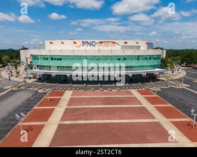 Immagini diurne della PNC Arena, sede dei Carolina Hurricanes e della squadra di pallacanestro dei North Carolina State Mens Foto Stock