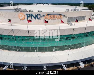 Immagini diurne della PNC Arena, sede dei Carolina Hurricanes e della squadra di pallacanestro dei North Carolina State Mens Foto Stock