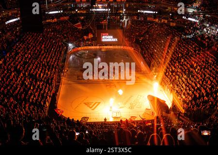 COLONIA, GERMANIA - 16 FEBBRAIO 2025: Partita di hockey di Penny DEL Koelner Haie - Duesseldorfer EG alla Lanxess Arena Foto Stock