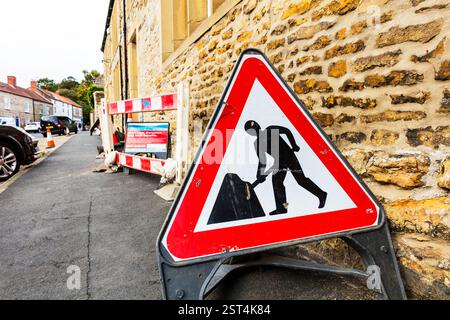 Cartello uomini al lavoro, cartello stradale, segnali stradali, segnali stradali per il Regno Unito, segnali stradali per il Regno Unito, prova di guida, segnaletica stradale, segnaletica stradale, segnaletica, segnaletica, Foto Stock