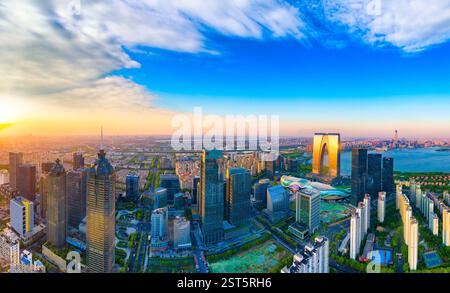 Il panorama del CBD della città nel parco industriale di Suzhou, provincia di Jiangsu, Cina Foto Stock