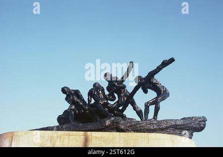 Trionfo del lavoro, statua a Marina Beach, Anna Square, Chennai, Tamil Nadu, India, Asia Foto Stock