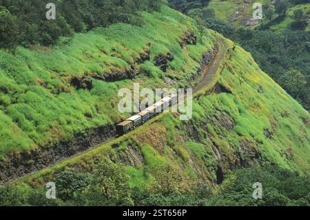 Neral al mini treno matheran, raigad, maharashtra, india, asia Foto Stock