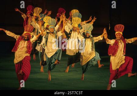 Ballo folk, Bhangra, Punjab, India Foto Stock