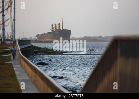 La Gran Malecón è uno spazio pubblico che confina con la sponda occidentale del fiume Magdalena. In una passeggiata di quasi 5 chilometri, i visitatori trovano parchi giochi, Foto Stock