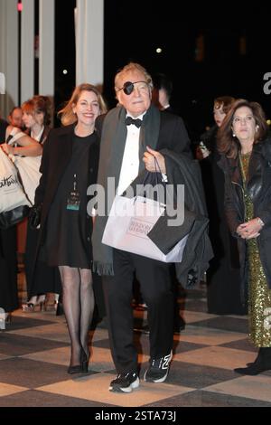 New York, Stati Uniti. 17 febbraio 2025. NEW YORK, NEW YORK - 16 FEBBRAIO: Celebrità partecipano all'after-party "SNL50: The Anniversary Special" presso il Plaza Hotel il 16 febbraio 2025, a New York. L'evento esclusivo ha seguito la storica trasmissione dal vivo, riunendo membri del cast passati e presenti, ospiti musicali e star di Hollywood per una serata di festa. (Foto: Giada Papini Rampelotto/EuropaNewswire/Sipa USA). Crediti: SIPA USA/Alamy Live News Foto Stock