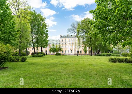 Giardino polacco e costruzione del museo-tenuta di G. R. Derzhavin, San Pietroburgo Foto Stock