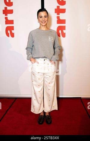 Aylin Tezel beim ARTE Empfang im Rahmen der Berlinale 2025 in der Akademie der Künste am Pariser Platz. Berlino, 17.02.2025 *** Aylin Tezel all'ARTE Reception come parte della Berlinale 2025 presso l'Akademie der Künste su Pariser Platz Berlino, 17 02 2025 foto:XJ.xKnowlesx/xFuturexImagex arte 5204 Foto Stock