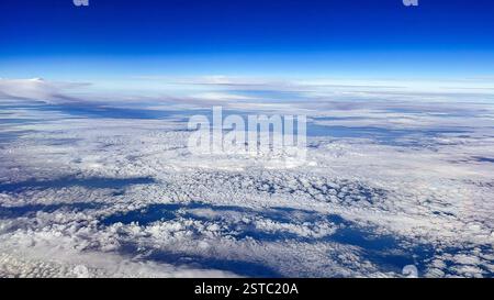 Cloudscape ha visto Froma Holiday jet, No People, Travel concept, background. Copia spazio. Foto Stock