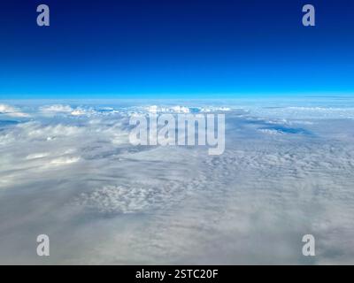 Cloudscape ha visto Froma Holiday jet, No People, Travel concept, background. Copia spazio. Foto Stock