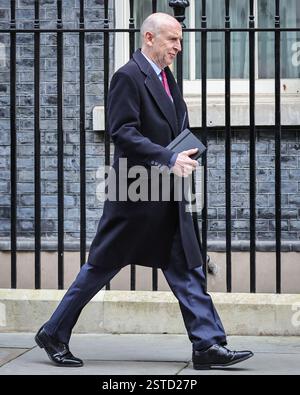 Londra, Regno Unito. 18 febbraio 2025. John Healey, Segretario di Stato per la difesa, deputato Rawmarsh e Conisbrough, si vede a Downing Street dopo il discorso di stamattina. Crediti: Imageplotter/Alamy Live News Foto Stock