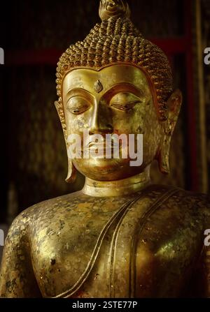 Vecchia statua di Buddha Foto Stock