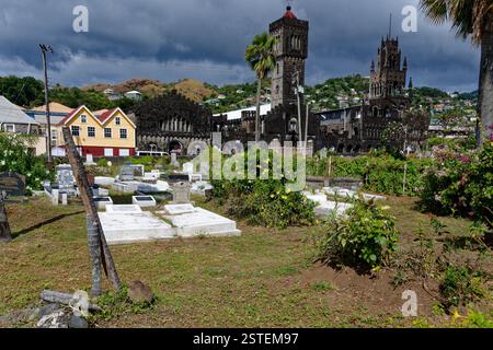 St Vincent - Cattedrale di St Mary a Kingstown con tombe - vista dall'altro lato della strada. Foto Stock