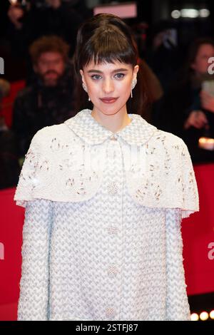 Berlino, Germania. 18 febbraio 2025. Margaret Qualley partecipa alla Thing with Feathers Premiere durante il 75° Berlin International Film Festival (Berlinale) a Berlino, Germania, il 18 febbraio 2025. Foto di Aurore Marechal/ABACAPRESS. COM credito: Abaca Press/Alamy Live News Foto Stock