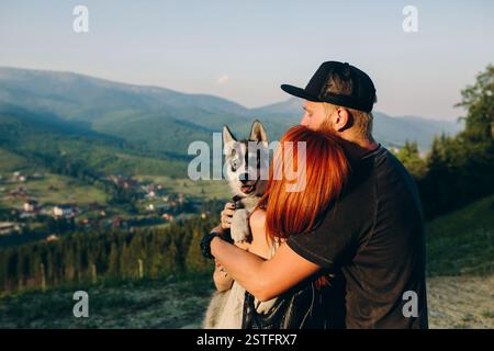 Bella coppia sulla collina Foto Stock