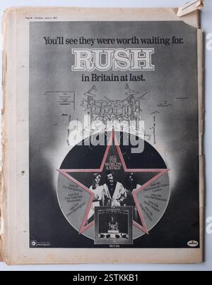 Annuncio a pagina intera in un numero Vintage anni '1970 del SOUNDS Music Paper per la band RUSH Foto Stock