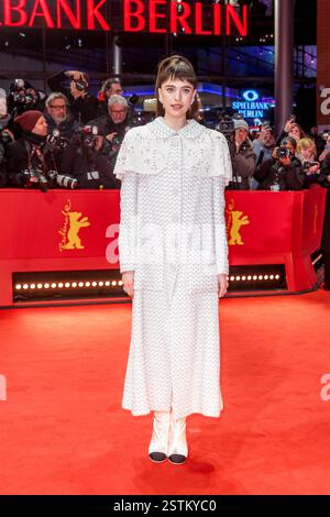 Berlinale - la cosa con le piume Premiere Margaret Qualley bei der Premiere zu the Thing with Feathers anlässlich der 75. Berlinale im Berlinale Palast AM 18.02.2025 a Berlino. *** Berlinale The Thing with Feathers Premiere Margaret Qualley alla prima di The Thing with Feathers in occasione della 75a Berlinale al Berlinale Palast il 18 febbraio 2025 a Berlino Copyright: xx Foto Stock