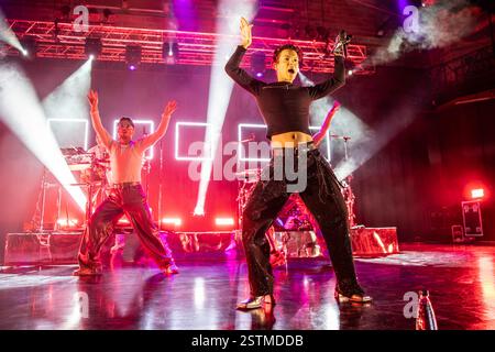 Milano Italia. 18 febbraio 2025. Il cantante e attore venezuelano Omar Josué González noto come OMAR RUDBERG si esibisce dal vivo sul palco di Alcatraz durante il "Every Night Fantasy Tour". Foto Stock